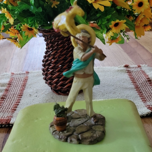 Franklin Mint Children of the World Figurines - Picture 6 of 12